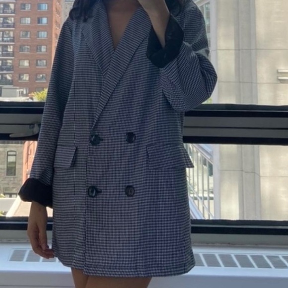 The cutest oversized houndstooth blazer - Picture 3 of 7